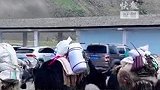 打卡西藏阿里游“天花板”，印度游客：雪山下的小镇干净又整洁