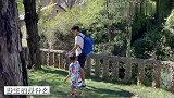 相亲相爱一家人！武磊更新Vlog：全家打卡高迪公园