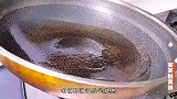 西红柿炒鸡蛋新做法，70岁老厨师拿手绝活，味道果然不一般，真香