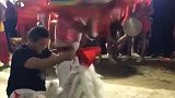 农村舞狮的小姐姐真是厉害，我看了一遍又一遍啊