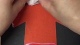 用碎纸片做一幅冬日里的毛衣