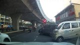 再也不想开车出门了，一大早被这三个“卧龙凤雏”气的肝疼