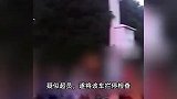 7座小面包塞进25人！密密麻麻人头震惊交警：这车能坐这么多人