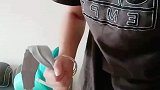 大一新生在家背行李演习开学，你这是想要迎新学长的命