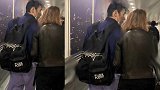 郑秀文原谅许志安出轨 二人甜蜜挽手共赴英国度假
