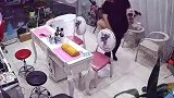 老公出差多日回家 妻子看到后开心得直跳