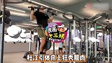 杜江引体向上狂秀肌肉，霍思燕灵魂拷问：这是练哪