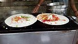 印度街头特色煎饼，老板的技术一般人学不会，口味不是一般的重