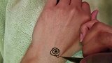 怕疼不敢用激光纹身？看看小姐姐是怎样画上去的！