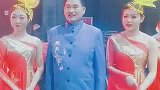 大衣哥春晚排练中