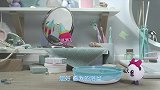 瑞奇宝宝：妞妞精心打扮，左看看又看看，不舍离开镜子！