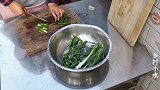 云南地道的农家菜，坛子肉、山药豆腐配上酸菜红豆汤，好吃接地气