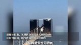 重庆一景区在悬崖上建“飞天厕所”工作人员：游客观景比如厕多