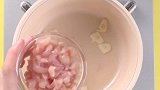 热气腾腾的榨菜肉丝面，太治愈了
