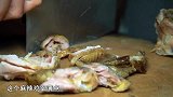 桃子姐和家人祭完祖回家，做一盘麻辣鸡，香气四溢，美滋滋