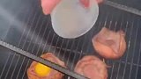 用了二斤鸡蛋，烤了四个蘑菇，这就说天价蘑菇的由来