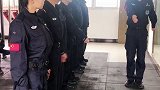 其实没有什么英雄，只不过是一个少年，换了一身衣服，站在队列里学着像前辈一样的勇敢。  新训  中国警察网