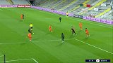 第52分钟朗斯球员穆安加射门 - 打偏