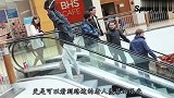 视频公司-小伙扮成90岁老人街头跑酷 电梯倒立惊呆路人