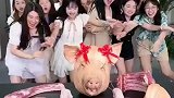 抢猪肉挑战，哈哈最后一个你们说了算