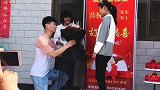 现在的学生都这么早熟么，逛街看到的这一幕让我震惊！