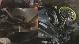 佛山一疾驰摩托车迎面飞撞轿车 车手空中翻转数圈坠地