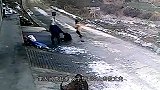 一猪二熊三老虎，难道老虎还不如野猪强？看完大开眼界