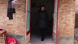母亲为了打牌把傻儿子绑住，回来后儿子丢了，听完邻居的话后悔了
