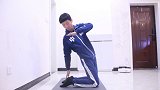 大粗腰不用愁，每天摸脚100次，练一天细一天，腰细了更美丽