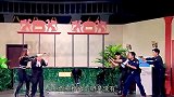 好家伙，人质都抢着当啊