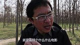 假装“瞎子”想占小伙便宜，没想偷鸡不成蚀把米，太逗了