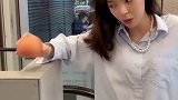 来了来了 外网超火的谐音梗挑战谐音梗 冷笑话 谐音梗挑战