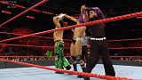 WWE-17年-RAW第1257期：三对三组队赛山姆森&凯萨罗&希莫斯VS巴洛尔&哈迪兄弟-全场