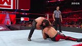 WWE-18年-RAW第1306期：双打赛 罗林斯&罗门VS马哈尔&山姆森集锦-精华