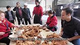 村里办酒席只吃这个，1人吃一碗，村民：摆200桌宰9只全羔羊