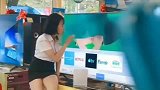 小姐姐没事用指甲玩售卖的电视
