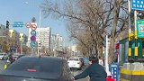 河南新乡：妈妈买的气球，爸爸开的天窗，就这么飞了