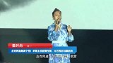 吉克隽逸是真个性！半截上衣配骑行裤，大方秀出匀称肌肉