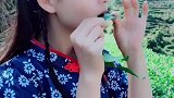 这个小姐姐火了，水灵灵的皮肤真好看，让人心动不已！