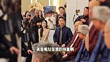 两代喜剧人北影节同框，黄渤为陈佩斯撑伞凸显情商，一开口全是梗