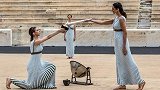 颜值高气质好！希腊美女演员担任东京奥运圣火采集仪式最高女祭司