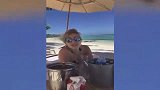 西甲-1617赛季-法尔考海滩度假 女友泳装出镜迷人电眼秀歌喉-专题