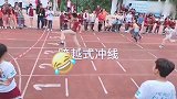 这名小朋友走错赛场了?终点跨线非常秀