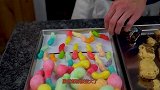 用100卷保鲜膜制作的蹦床结实吗？老外亲测，结果出乎意料！