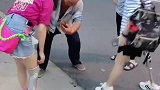 父亲拍陌生截肢女孩的视频，希望自己的孩子截肢后能好好生活
