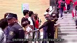 球迷谩骂“迎接”塞维队员回家：恩宗齐你个骗子+都离开塞维利亚吧