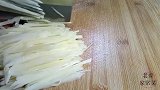 饭店的炒土豆丝为什么这么好吃大厨在家教你做法，土豆爽脆好吃