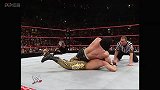 WWE-17年-经典回顾：塞纳蒙眼瞎遭科特安格偷袭按地暴揍-精华