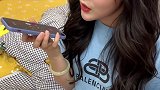 讲真的，我在旁边都不敢吱声生怕她哭出来... 闺蜜   小年快乐朵然万人迷
