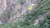 飞行落地瞬间